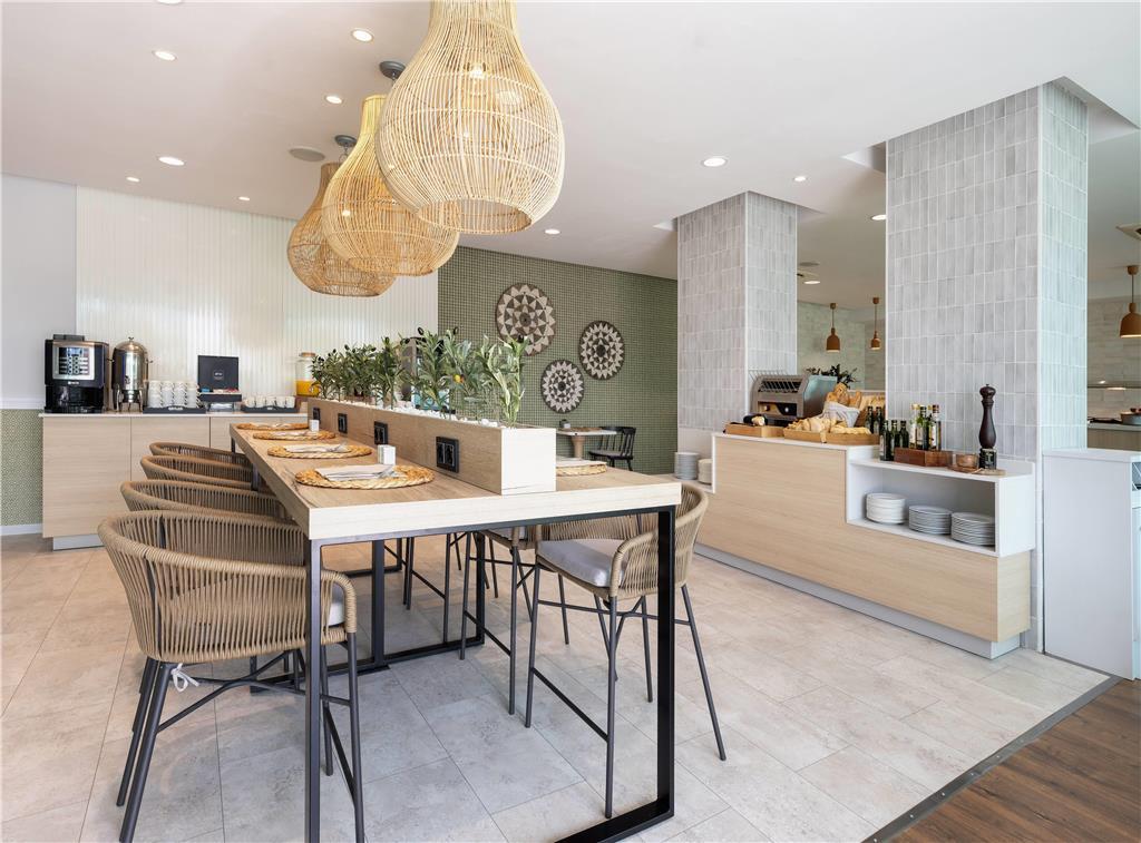 Hotel Malaga Alameda Centro Affiliated By Melia Ресторан фото